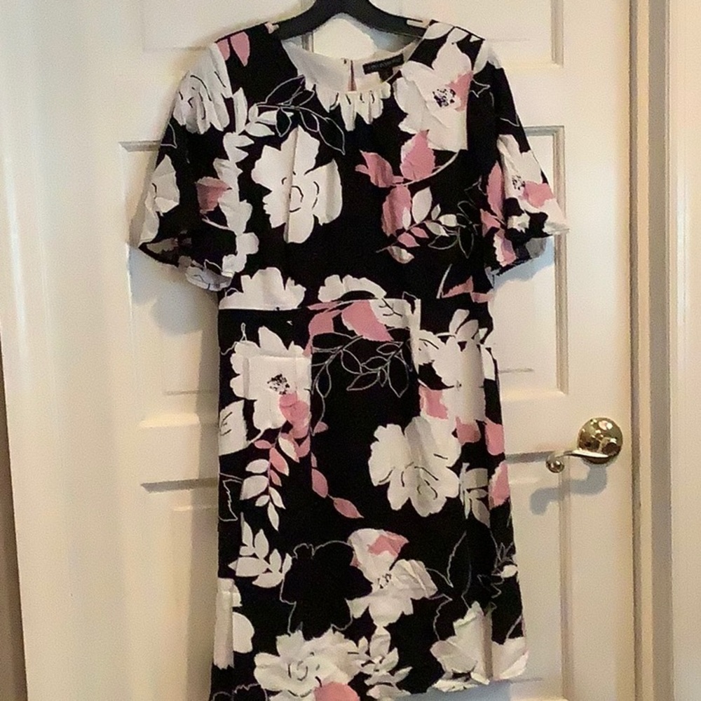 A pea and the pod Maternity dress size medium black/pink/white